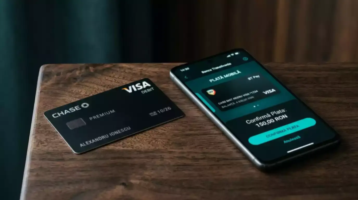 Card Visa Banca Transilvania pe ecranul aplicației BT Pay